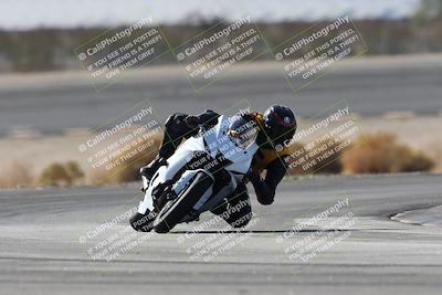 media/Nov-16-2025-Race Pace (Sun) [[8c5fa54630]]/Non Verified Riders (1st 20 Minutes)/1-Turn 14 (10am)/